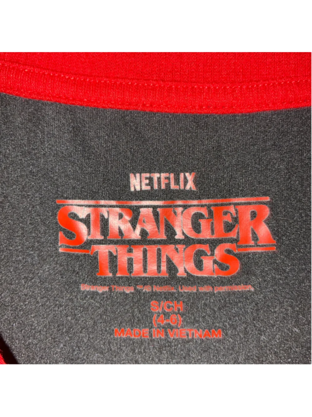 Girls Stranger Things Pajama Night Shirt Black Red Size Small Medium